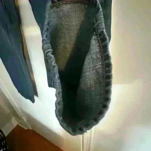 J. Crew. The Sutton. Dark wash. Mens Jean. - Picture 6 of 10